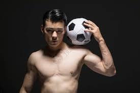 镜报：利物浦持续阵容大清洗，三位青训小将可能离队